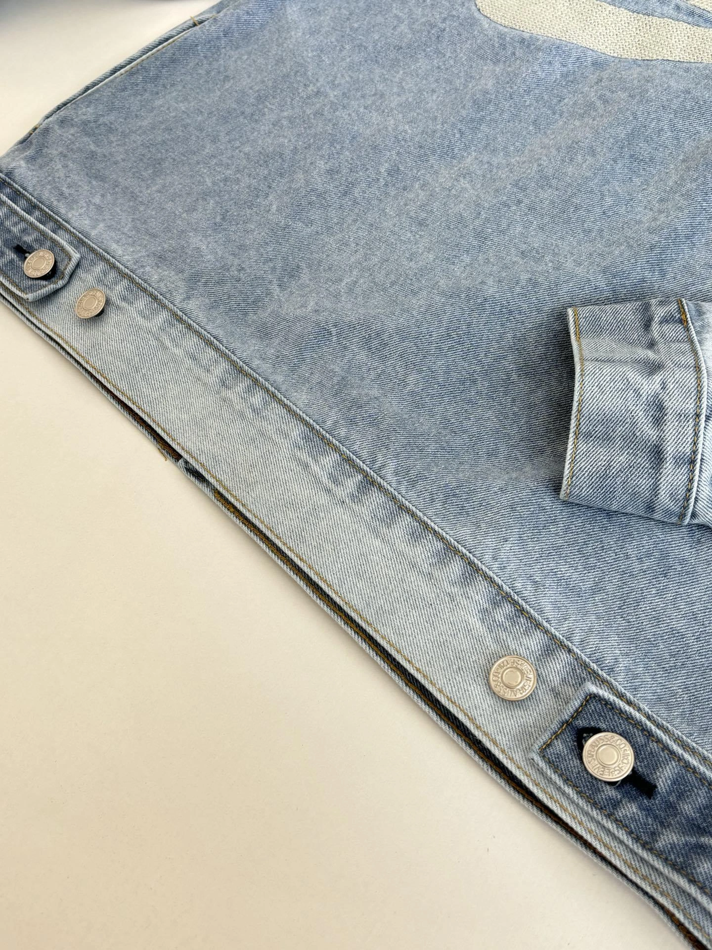 wg.luxury-- 8V Levi’s x Nike embroidery item: E-F431J1722